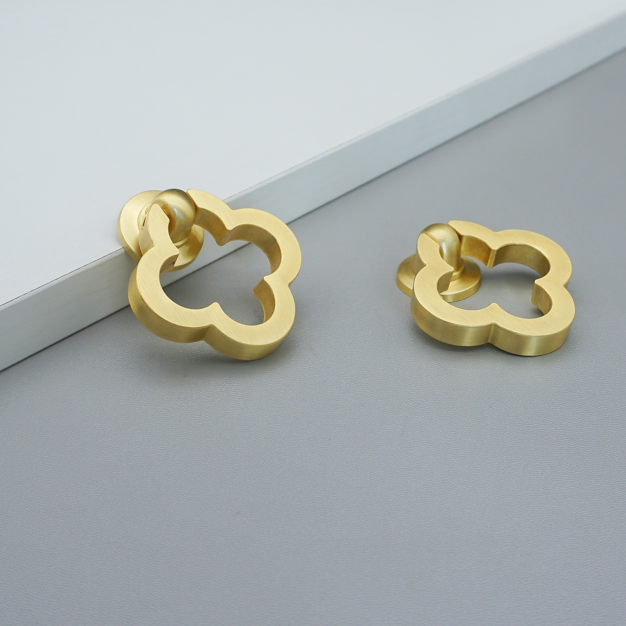Brushed Brass Four Leaf Clover - Furniture Hardware Drop Pulls recensie en prijs