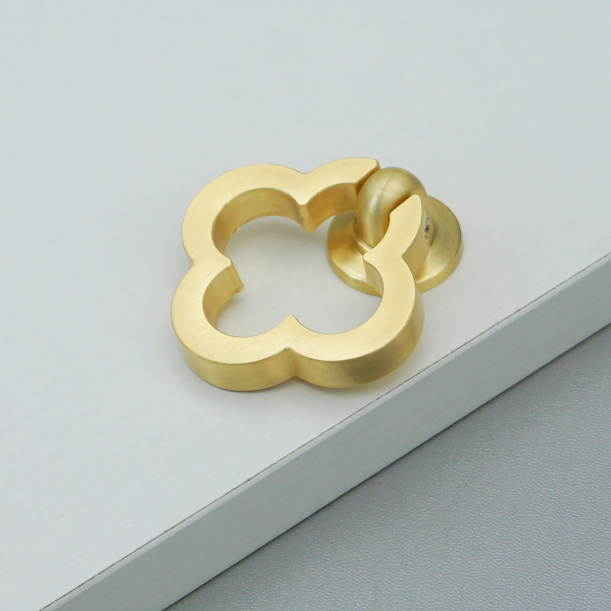 Brushed Brass Four Leaf Clover - Furniture Hardware Drop Pulls recensie en prijs